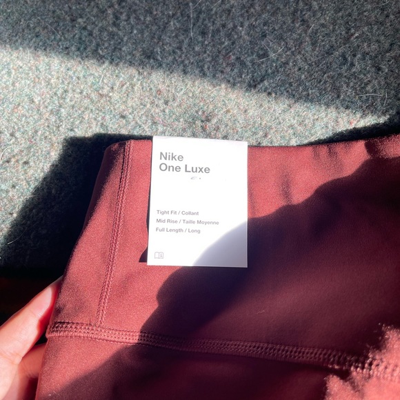 Nike One Luxe legging. Reddish brown new with tags - Picture 3 of 3